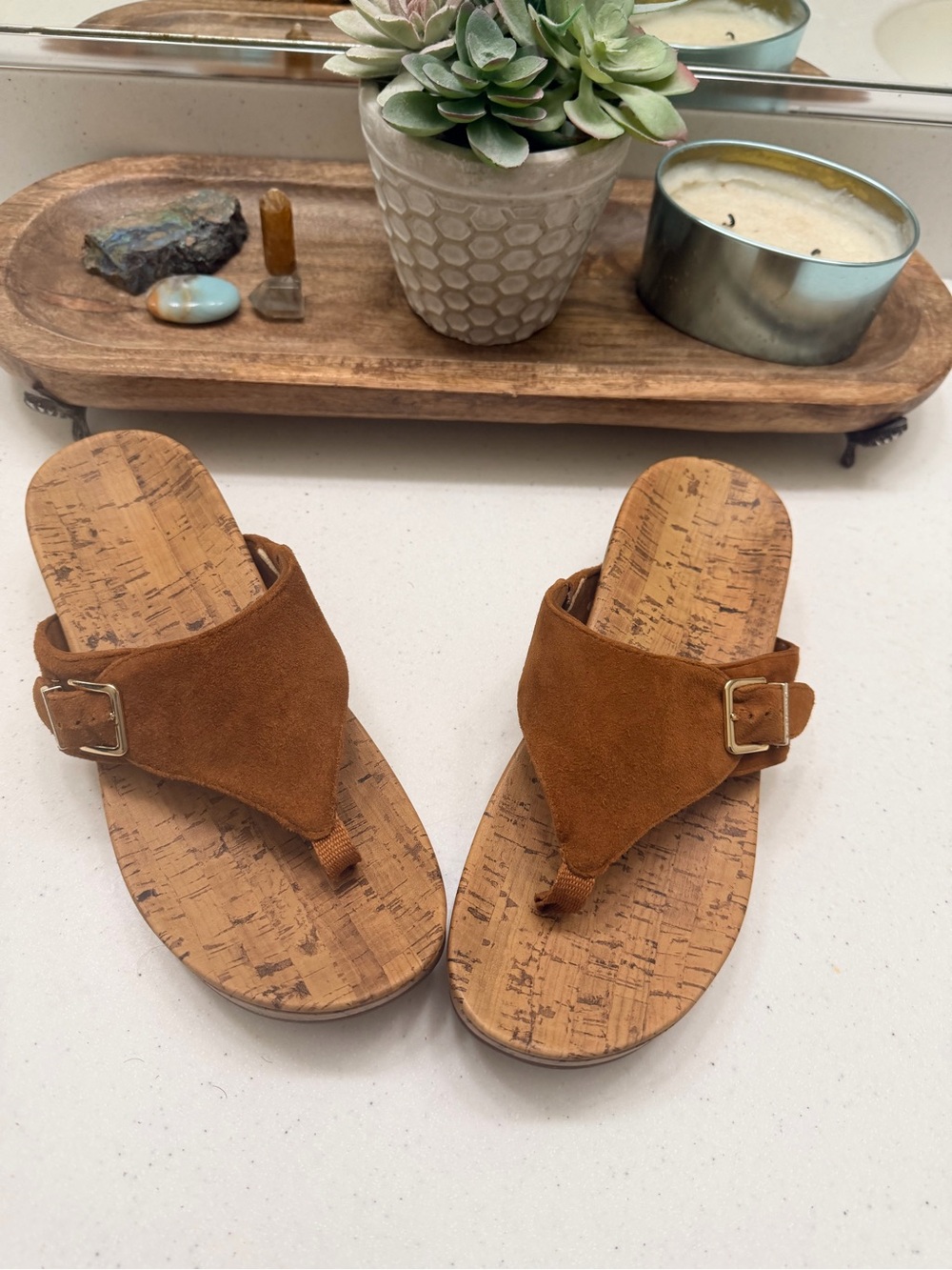 Vionic Cognac Suede Thong Sandals Size 9 Adjustable Buckle EUC